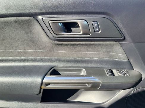 Used 2016 Ford Mustang Shelby GT350 w/ Technology Package image 19