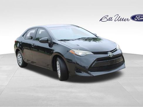 Used 2017 Toyota Corolla L FWD image 3