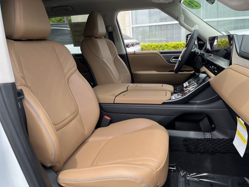 Certified 2026 INFINITI QX80 Luxe w/ Cargo Package AWD/4WD image 24
