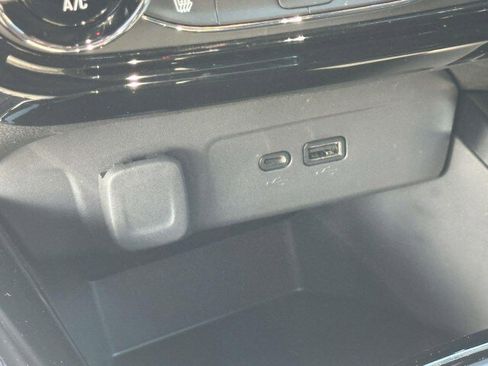 Used 2025 Chevrolet Trax RS image 20