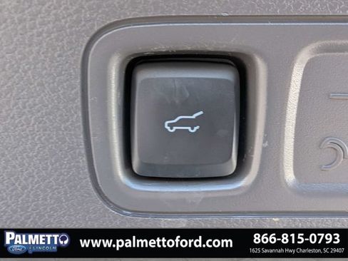 Used 2018 Ford Expedition Limited w/ Equipment Group 301A RWD image 13
