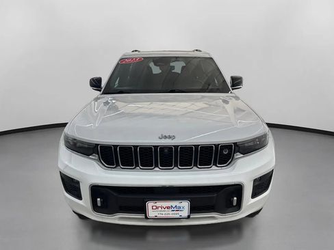 Used 2023 Jeep Grand Cherokee L Overland w/ Advanced Protech Group III AWD/4WD image 2
