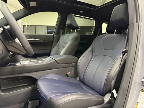 Certified 2026 INFINITI QX60 Sport w/ Dark Cargo Package AWD/4WD image 13