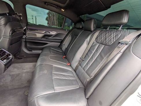 Used 2022 BMW 750i xDrive w/ M Sport Package AWD/4WD image 13