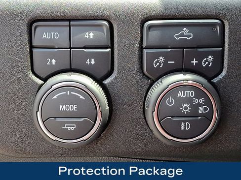Used 2025 Chevrolet Silverado 1500 RST AWD/4WD image 9