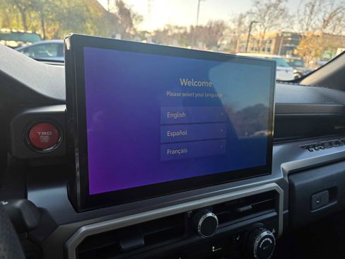 Used 2024 Toyota Tacoma TRD Off-Road image 27