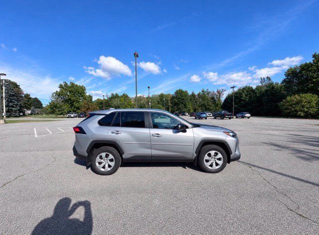Used 2023 Toyota RAV4 LE AWD/4WD image 2