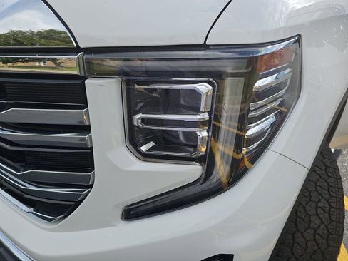 Used 2023 GMC Sierra 1500 SLT w/ SLT Premium Package image 30