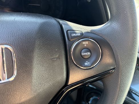 Used 2021 Honda HR-V LX image 24