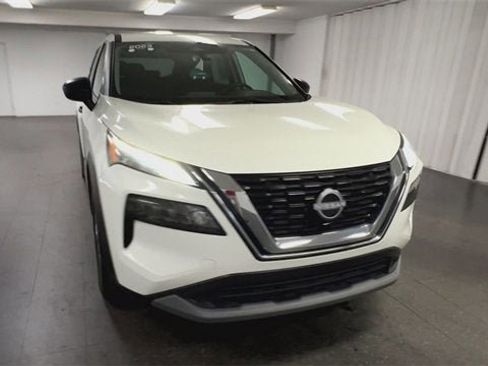 Used 2023 Nissan Rogue S image 3