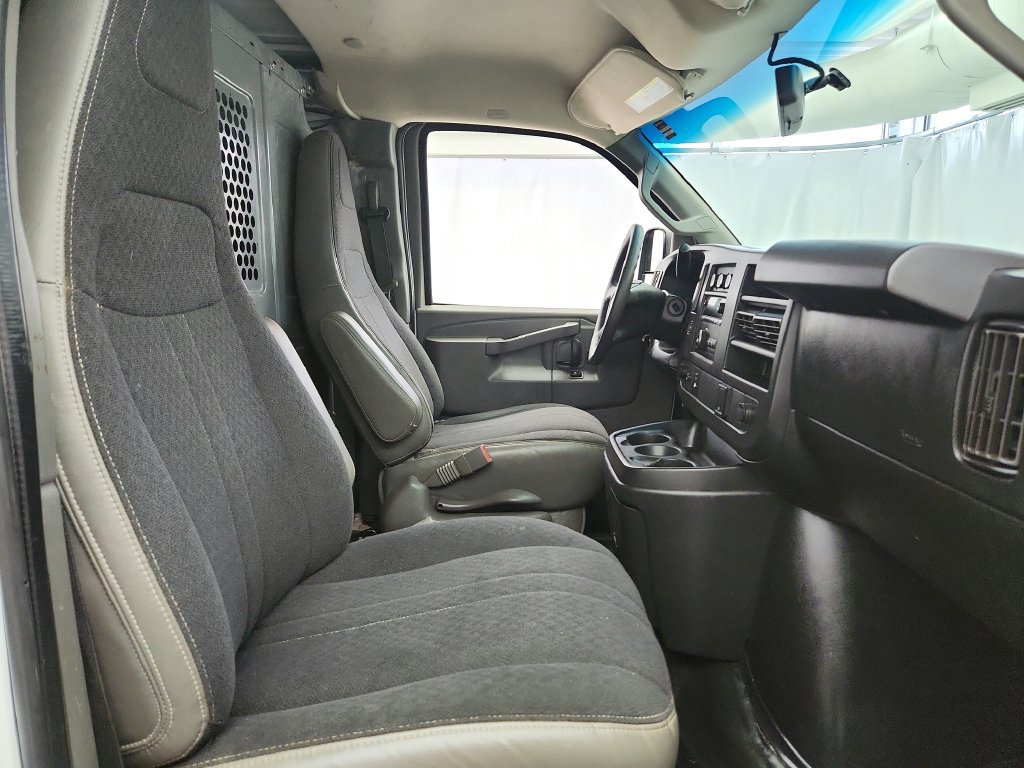 Used 2018 GMC Savana 2500 w/ Driver Convenience Package RWD image 18
