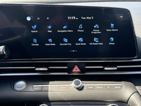 New 2026 Hyundai Elantra Limited FWD image 4