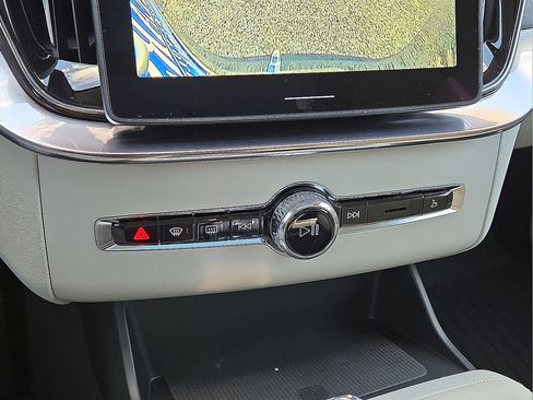 New 2026 Volvo XC90 B6 Ultra w/ Protection Package Premier image 29