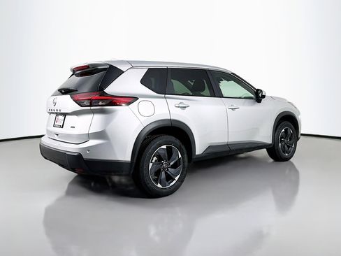 Used 2025 Nissan Rogue SV AWD/4WD image 7