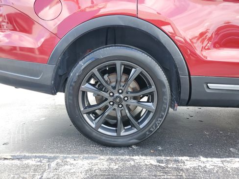 Used 2018 Ford Explorer XLT w/ Equipment Group 202A image 38