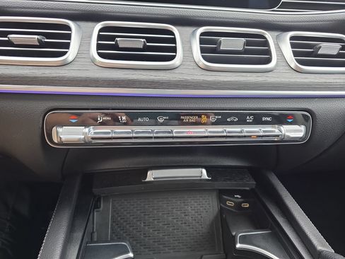 Used 2024 Mercedes-Benz GLE 350 4MATIC w/ AMG Line Exterior image 24