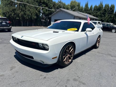 Used 2010 Dodge Challenger R/T RWD image 3