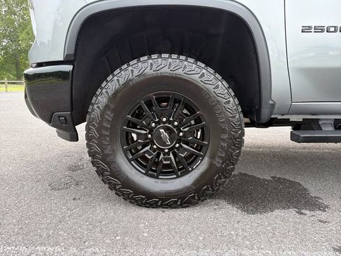 Used 2026 Chevrolet Silverado 2500 ZR2 w/ LPO, Dark Essentials Package AWD/4WD image 12