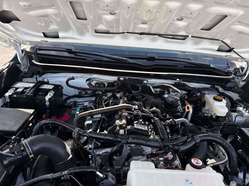 Used 2024 Toyota Tacoma SR5 AWD/4WD image 9