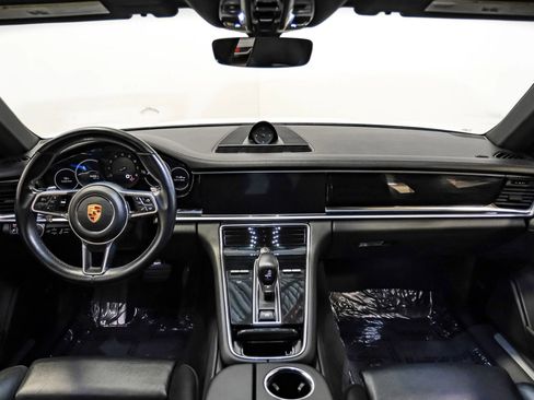 Used 2019 Porsche Panamera image 7