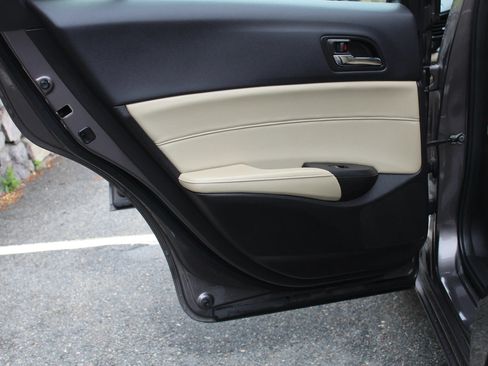 Used 2014 Acura ILX w/ Technology Package FWD image 14