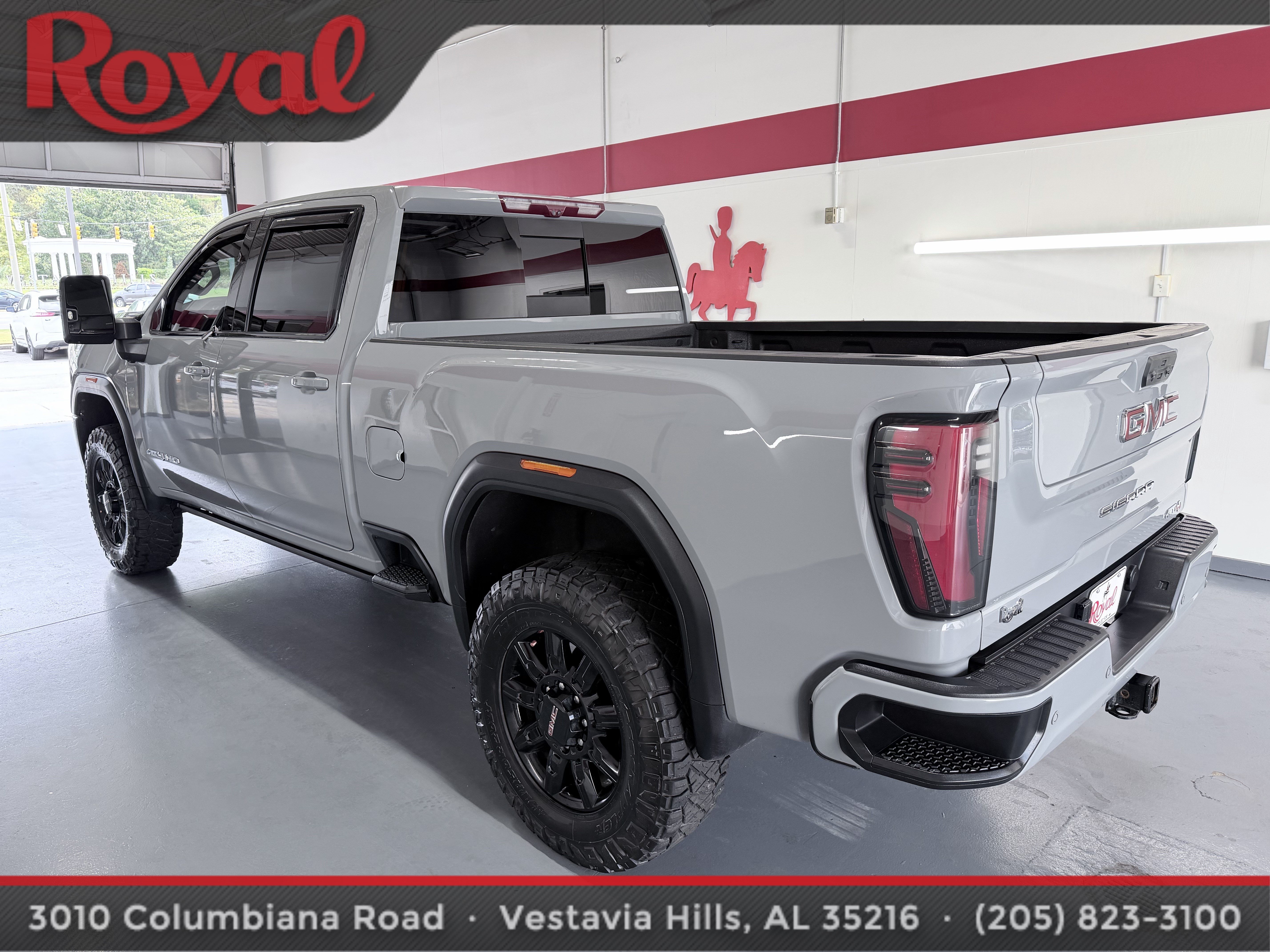 Used 2024 GMC Sierra 2500 AT4 w/ AT4 Premium Plus Package AWD/4WD image 7