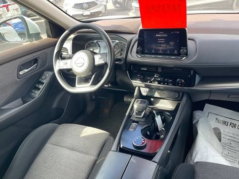 Used 2022 Nissan Rogue SV AWD/4WD image 14