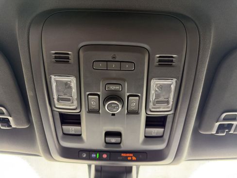 Used 2022 GMC Yukon AT4 AWD/4WD image 14