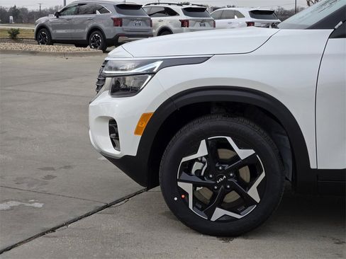 New 2026 Kia Seltos S image 5