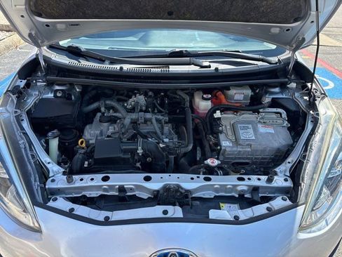Used 2018 Toyota Prius C Two FWD image 55