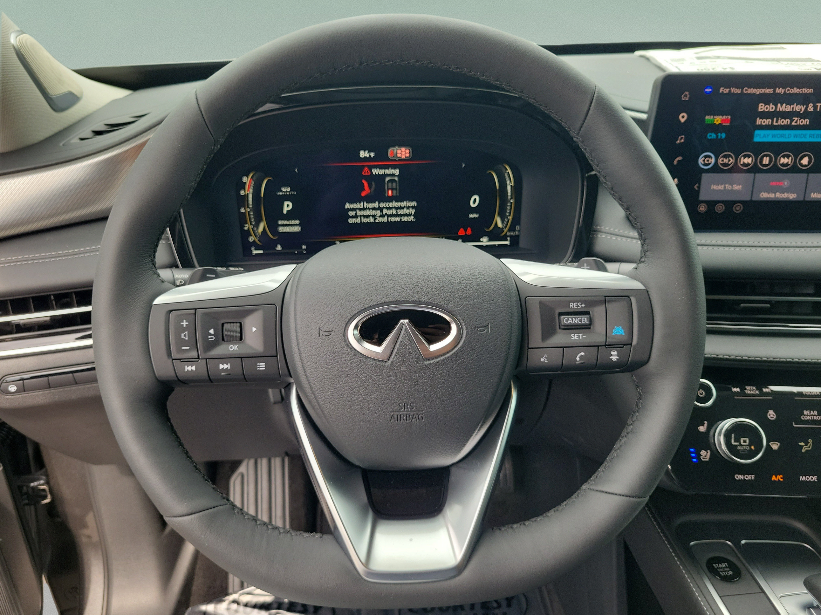 New 2027 INFINITI QX60 Luxe w/ Family Package FWD image 9