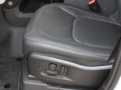 Used 2023 Land Rover Defender 110 S image 15