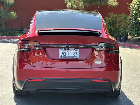 Used 2023 Tesla Model X Plaid image 5