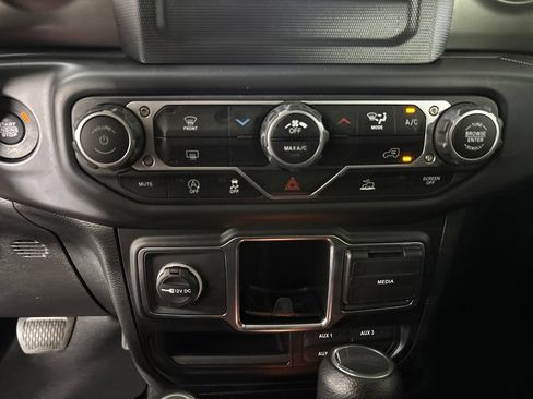 Used 2023 Jeep Gladiator Sport w/ Off Road Group AWD/4WD image 19