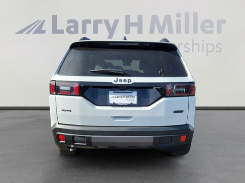 New 2026 Jeep Cherokee Overland image 4