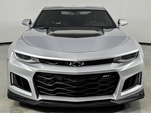 Used 2018 Chevrolet Camaro ZL1 RWD image 5