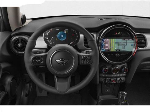 Used 2025 MINI Cooper 2-Door Hardtop image 4