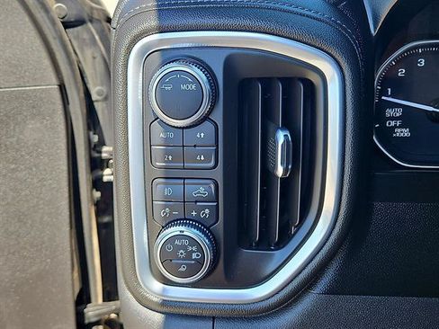 Used 2021 GMC Sierra 1500 SLT AWD/4WD image 19