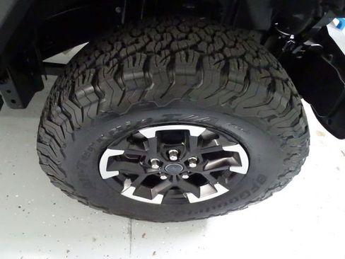 Certified 2025 Jeep Wrangler Unlimited Rubicon 4xe w/ Convenience Group AWD/4WD image 30
