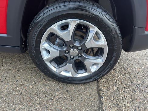 Used 2019 Jeep Compass Limited image 10