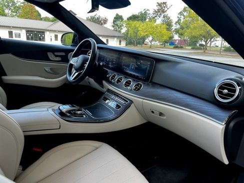 Used 2020 Mercedes-Benz E 350 4MATIC Sedan image 26