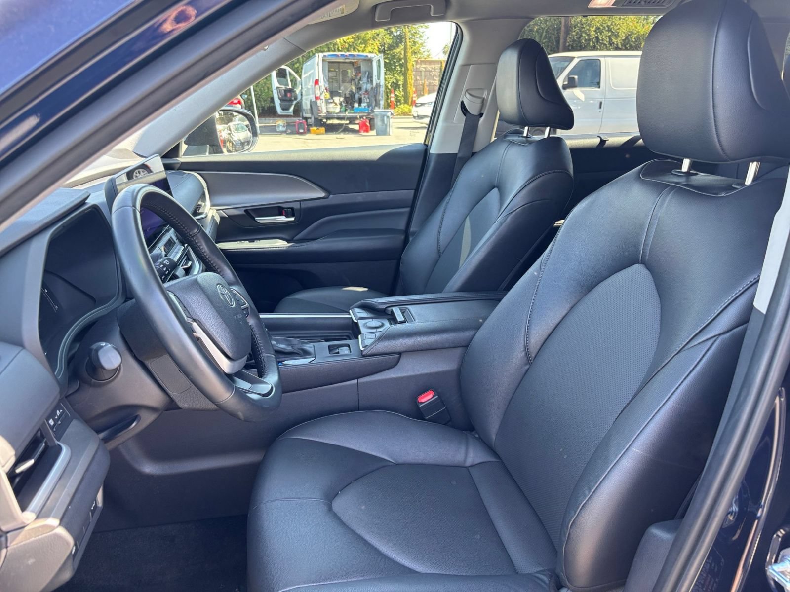 Used 2025 Toyota Grand Highlander FWD image 38