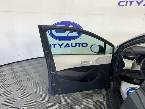 Used 2023 Toyota Corolla LE FWD image 13