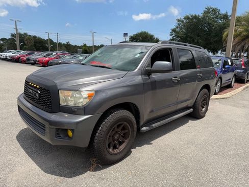 Used 2014 Toyota Sequoia SR5 RWD image 7