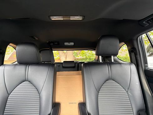 Used 2024 Toyota Highlander XSE FWD image 28