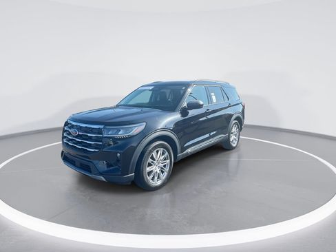 Used 2025 Ford Explorer Active w/ Active Comfort Package AWD/4WD image 4