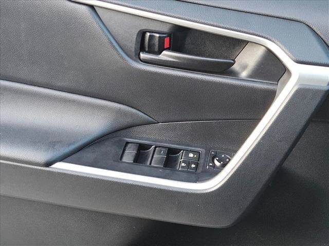 Used 2022 Toyota RAV4 LE FWD image 6