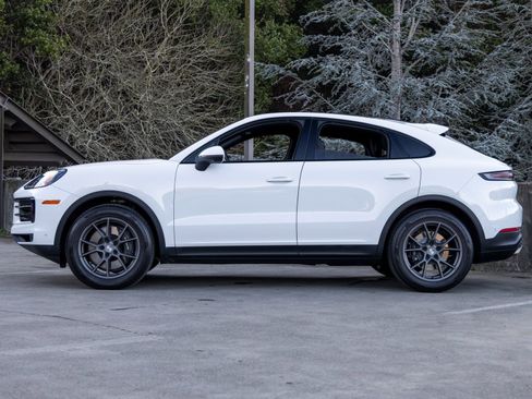 Certified 2025 Porsche Cayenne Coupe image 2
