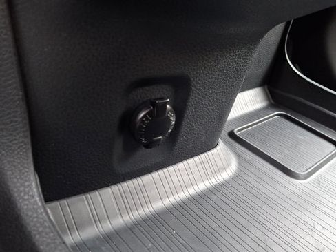 Used 2023 Toyota Sienna Limited AWD/4WD image 35