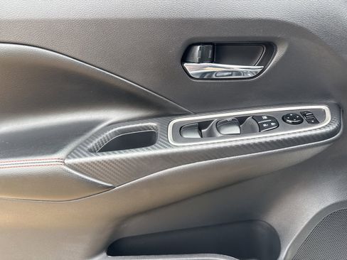 Used 2025 Nissan Versa SR image 14